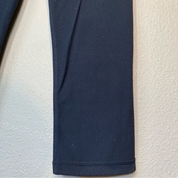 Lululemon Black 3/4 Cropped Leggings. Size 6 Older Style Athletic - Picture 8 of 14